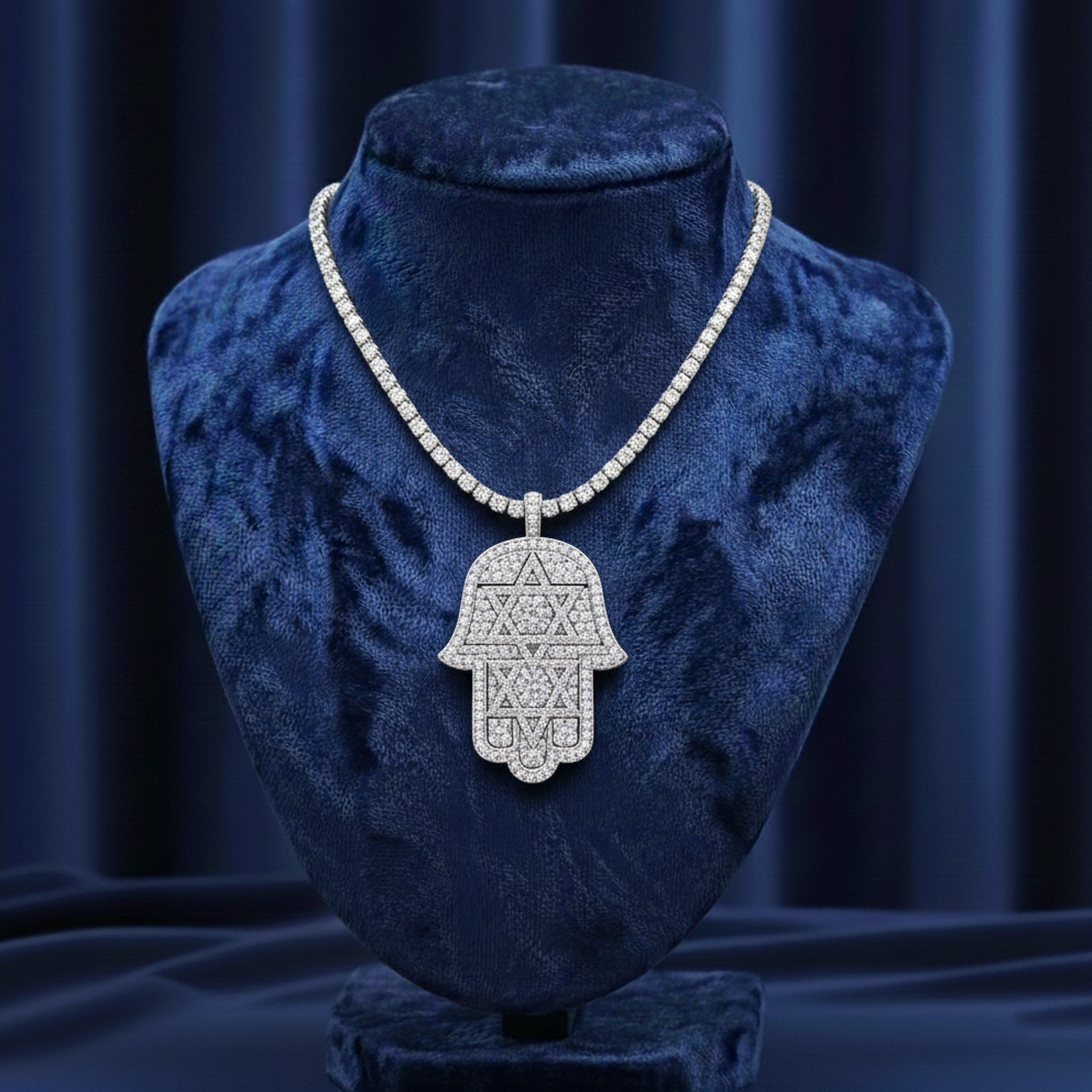 Hamsa Moissanite Pendant – White Gold – D Colour – VVS1